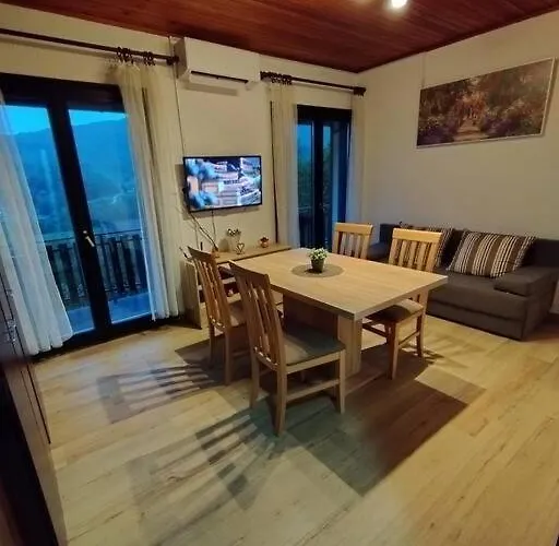 Mini Hiska V Objemu Vinograda * Pristava pri Mestinju